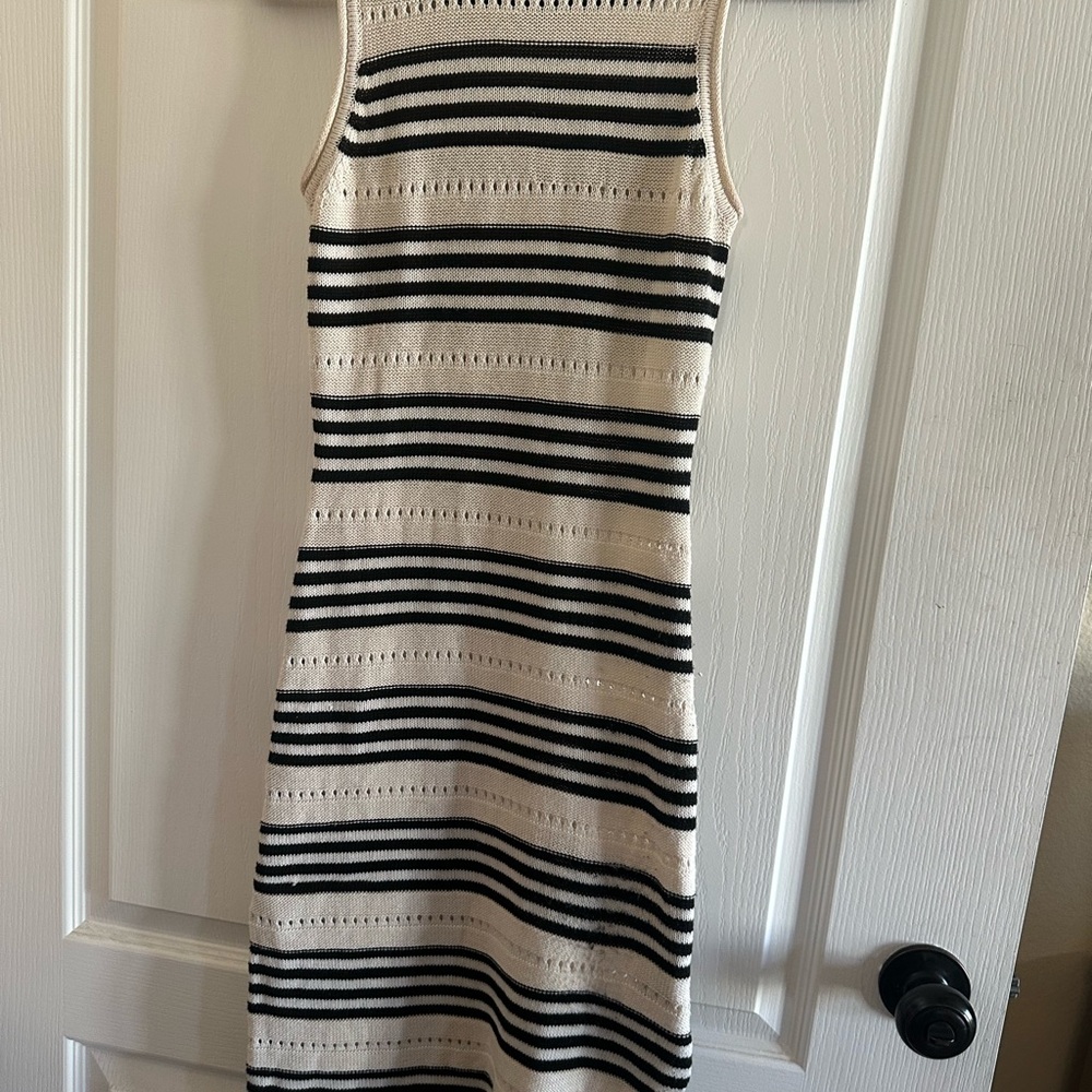 🔥 Black and Cream Striped Sleeveless Sweater Midi Dress Size S
